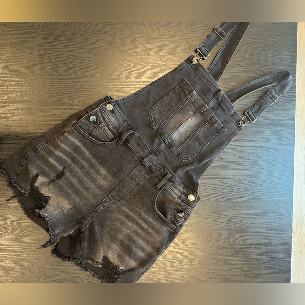 Wild Oak Boutique Risen Overalls Size Large (never worn)